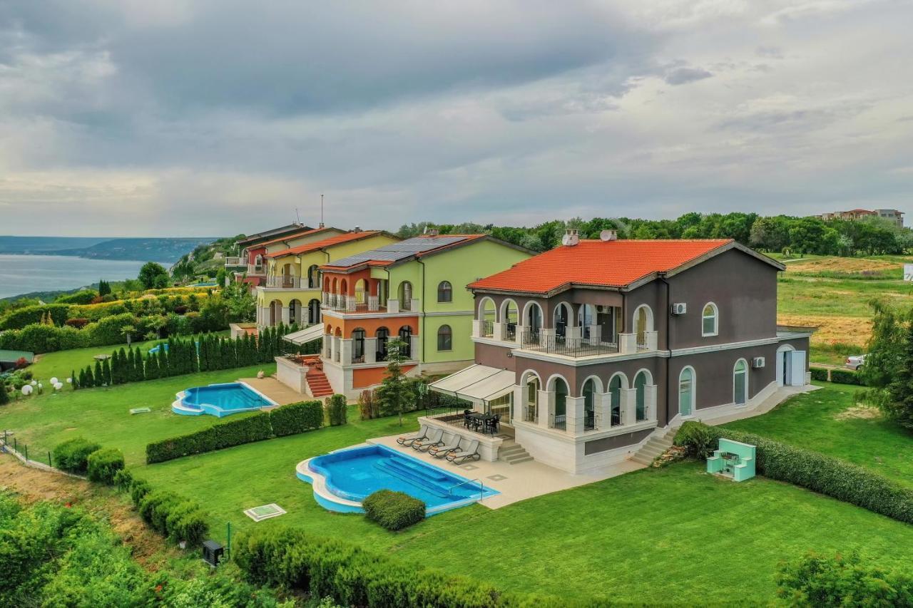 Lighthouse Luxe Estate Apart & Villas 巴尔奇克 外观 照片