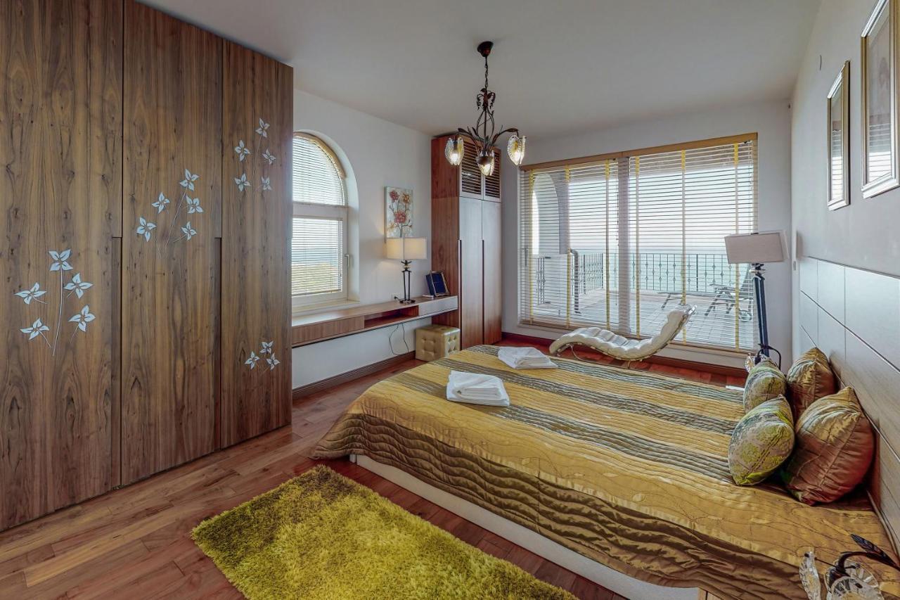 Lighthouse Luxe Estate Apart & Villas 巴尔奇克 外观 照片