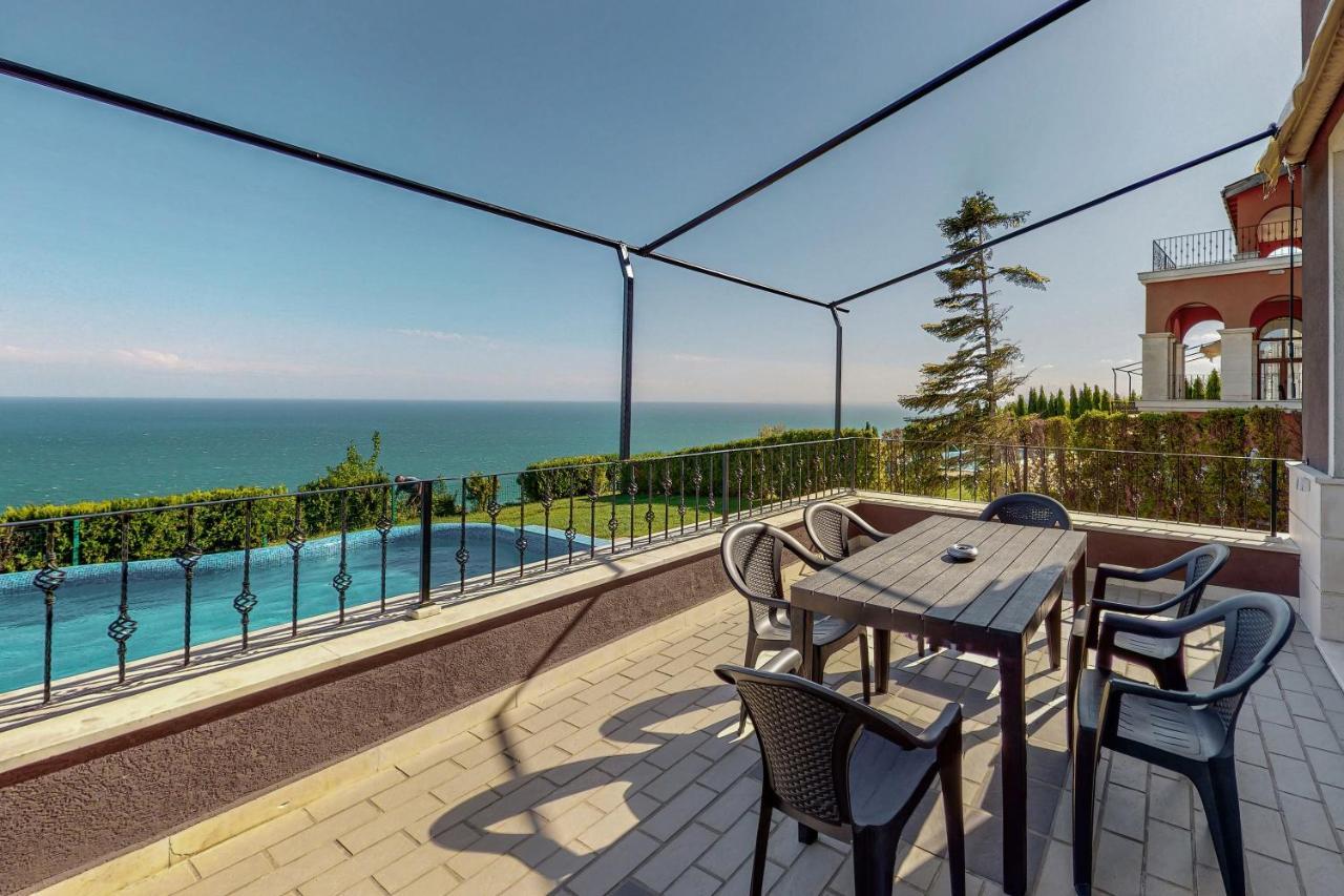 Lighthouse Luxe Estate Apart & Villas 巴尔奇克 外观 照片