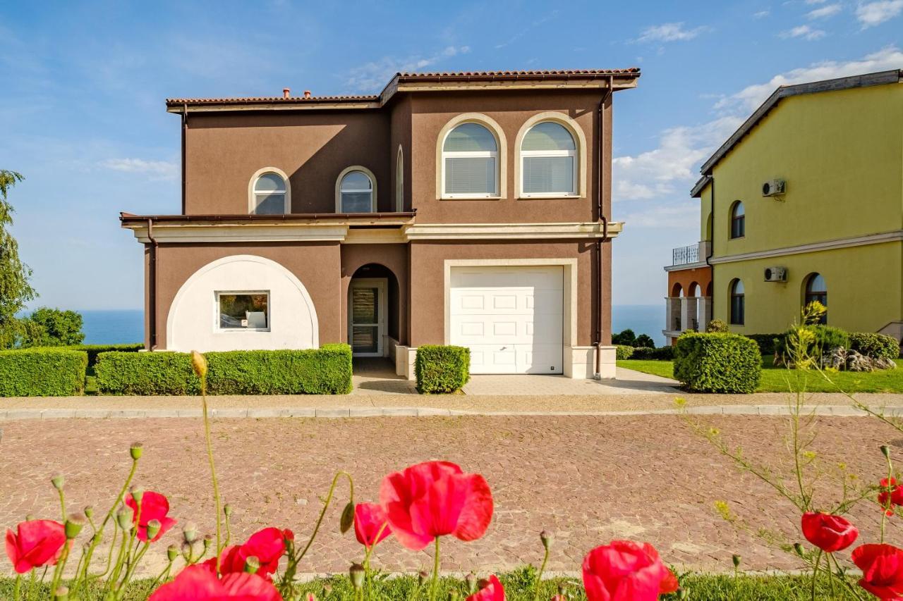 Lighthouse Luxe Estate Apart & Villas 巴尔奇克 外观 照片