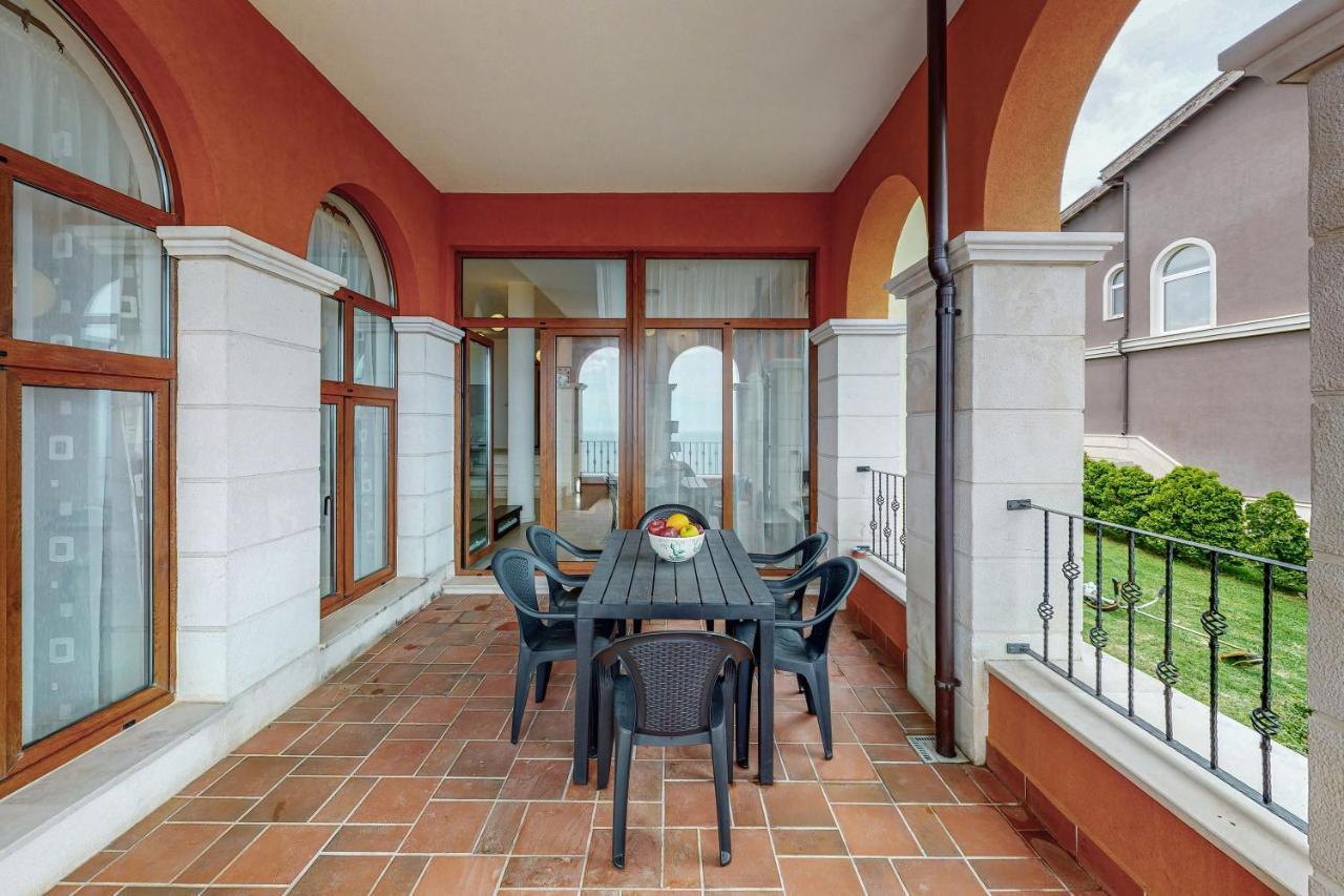 Lighthouse Luxe Estate Apart & Villas 巴尔奇克 外观 照片